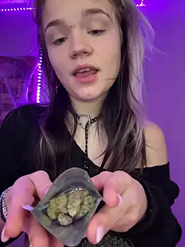 Snapshot of Cutiepiespanks chatting on November 2025 08:30:02 PM Cutiepiespanks online show from November 2025 08:30:02 PM