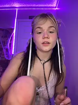 Snapshot of Cutiepiespanks chatting on November 2025 09:37:02 PM Cutiepiespanks online show from November 2025 09:37:02 PM