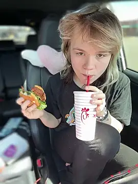 Snapshot of Cutiepiespanks chatting on March 2026 05:38:01 PM Cutiepiespanks online show from March 2026 05:38:01 PM