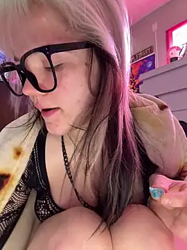 Snapshot of Cutiepiespanks chatting on March 2026 06:11:01 PM Cutiepiespanks online show from March 2026 06:11:01 PM