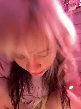 Snapshot of Cutiepiespanks chatting on April 2026 07:14:01 PM Cutiepiespanks online show from April 2026 07:14:01 PM