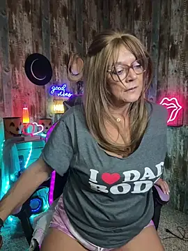 Snapshot of cowgirlc chatting on October 2025 02:44:01 AM cowgirlc online show from October 2025 02:44:01 AM