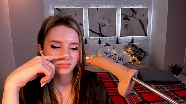 Betty June online show from December 2024 04:38:01 AM