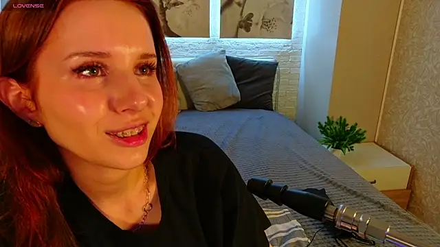 Snapshot of Betty_June chatting on June 2026 08:18:01 PM Betty June online show from June 2026 08:18:01 PM