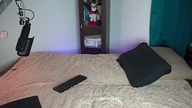 VIktorSecret online show from December 2024 01:39:02 PM