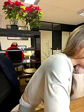 EmaSalis online show from December 2024 11:56:02 AM