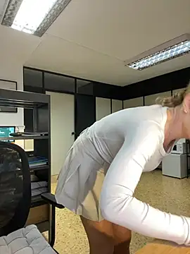 EmaSalis online show from January 2025 08:29:01 AM