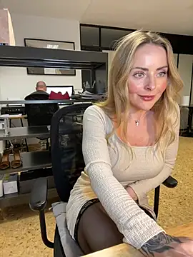 EmaSalis online show from March 2025 12:39:01 PM