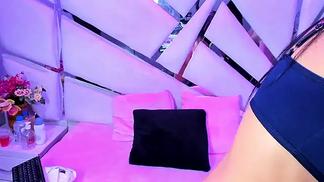 Snapshot of kylie_seex chatting on February 2026 03:00:02 AM kylie seex online show from February 2026 03:00:02 AM