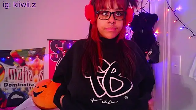 Snapshot of N1NT3NDH03 chatting on February 2025 05:33:02 AM N1NT3NDH03 online show from February 2025 05:33:02 AM