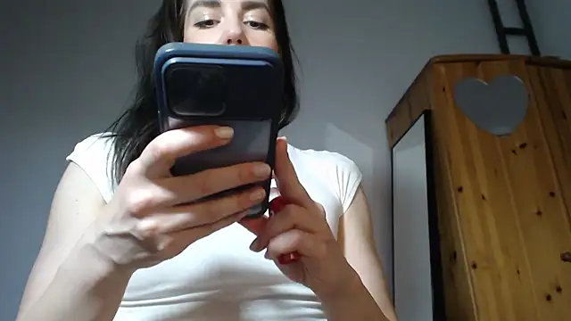 Lisakisss online show from May 2026 06:37:02 PM