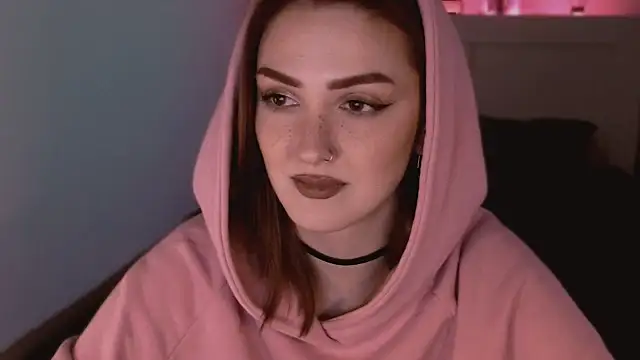 Snapshot of LilyFarey chatting on December 2024 09:27:01 PM LilyFarey online show from December 2024 09:27:01 PM