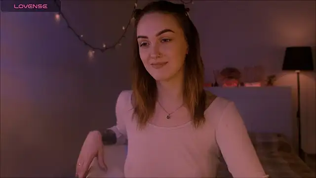 Snapshot of LilyFarey chatting on October 2025 06:48:01 PM LilyFarey online show from October 2025 06:48:01 PM