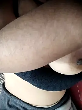 Snapshot of BigBustyRuhi chatting on February 2025 10:50:02 AM BigBustyRuhi online show from February 2025 10:50:02 AM