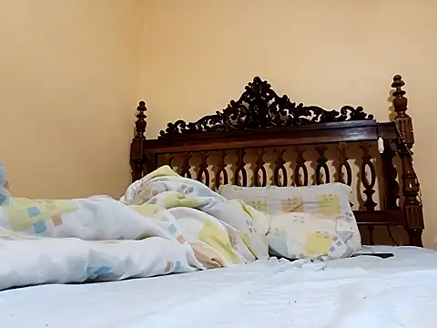 White rabbit  online show from November 2025 12:44:01 AM