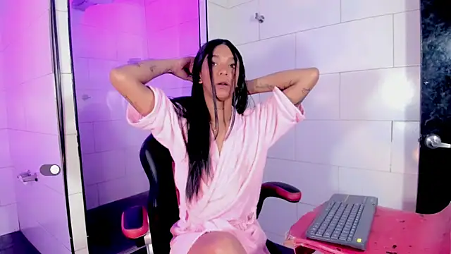 nickyminach  online show from April 2026 01:05:02 PM