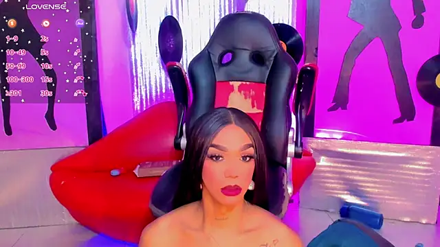 nickyminach  online show from May 2026 08:29:01 PM