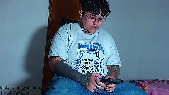 Snapshot of Techno_420_ chatting on April 2026 08:01:02 PM Techno 420 online show from April 2026 08:01:02 PM
