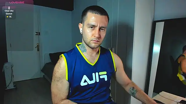 Snapshot of HonestAndrew chatting on January 2025 07:14:01 AM HonestAndrew online show from January 2025 07:14:01 AM