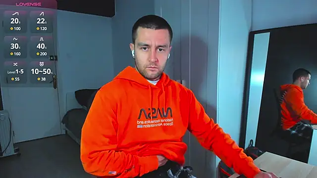 Snapshot of HonestAndrew chatting on January 2025 10:02:01 AM HonestAndrew online show from January 2025 10:02:01 AM