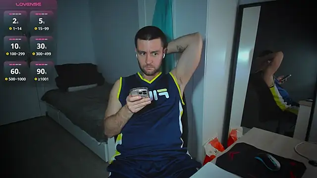 Snapshot of HonestAndrew chatting on January 2025 03:55:02 PM HonestAndrew online show from January 2025 03:55:02 PM