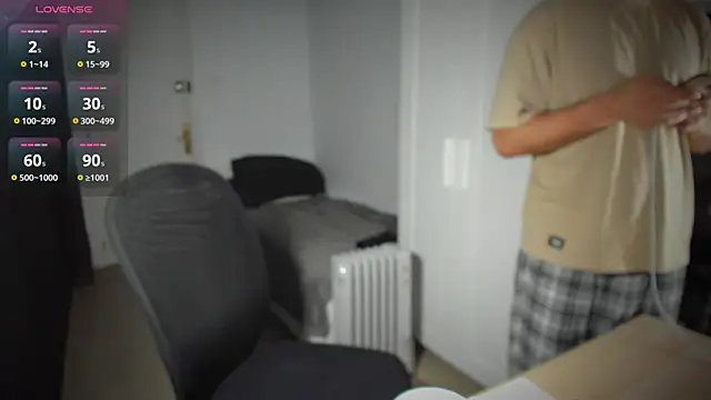 Snapshot of HonestAndrew chatting on February 2025 06:51:02 AM HonestAndrew online show from February 2025 06:51:02 AM