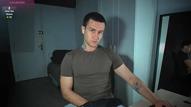 Snapshot of HonestAndrew chatting on February 2025 04:04:01 PM HonestAndrew online show from February 2025 04:04:01 PM