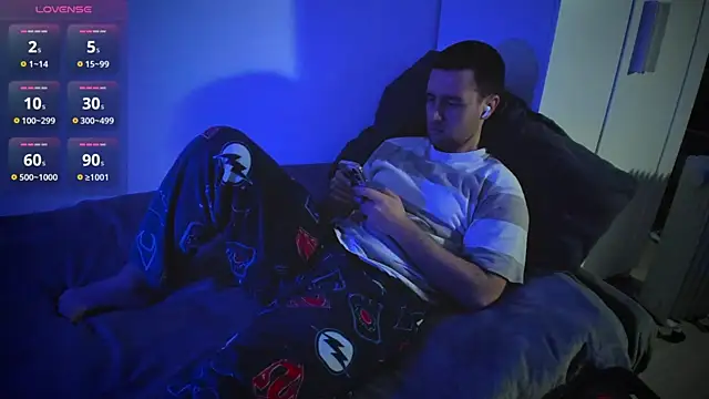 Snapshot of HonestAndrew chatting on February 2025 06:29:02 AM HonestAndrew online show from February 2025 06:29:02 AM