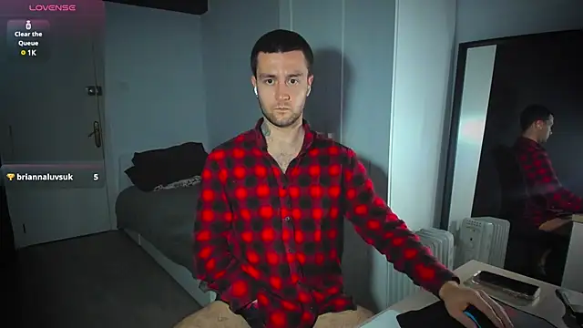 Snapshot of HonestAndrew chatting on February 2025 07:06:01 AM HonestAndrew online show from February 2025 07:06:01 AM