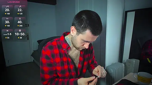 Snapshot of HonestAndrew chatting on February 2025 06:32:02 AM HonestAndrew online show from February 2025 06:32:02 AM