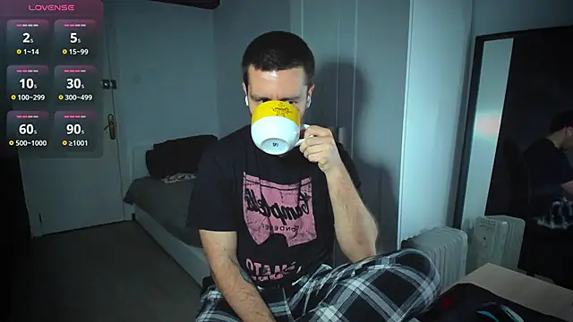 Snapshot of HonestAndrew chatting on February 2025 06:31:01 AM HonestAndrew online show from February 2025 06:31:01 AM