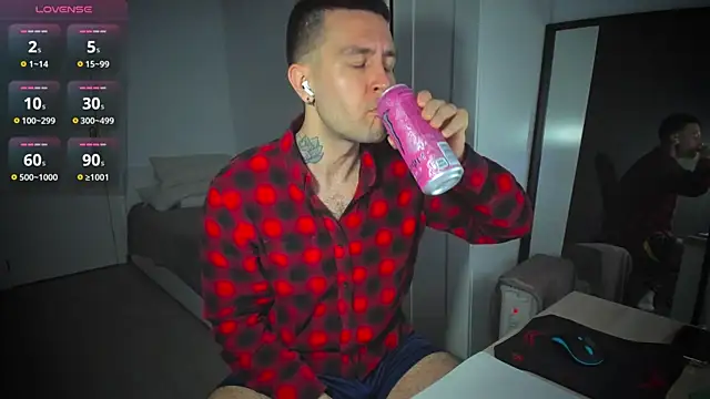 Snapshot of HonestAndrew chatting on March 2025 07:05:02 AM HonestAndrew online show from March 2025 07:05:02 AM