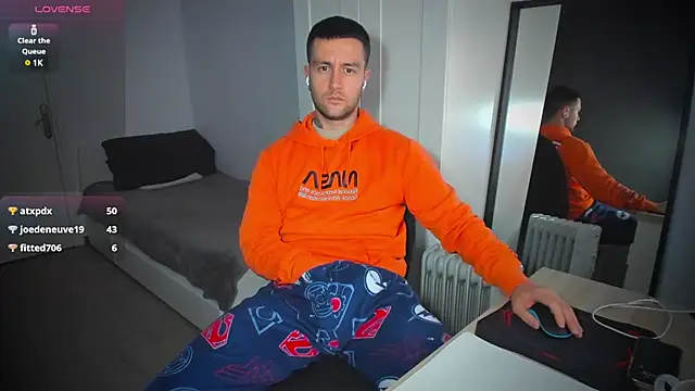 Snapshot of HonestAndrew chatting on March 2025 09:44:02 AM HonestAndrew online show from March 2025 09:44:02 AM