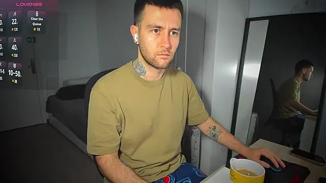 Snapshot of HonestAndrew chatting on March 2025 06:36:01 AM HonestAndrew online show from March 2025 06:36:01 AM