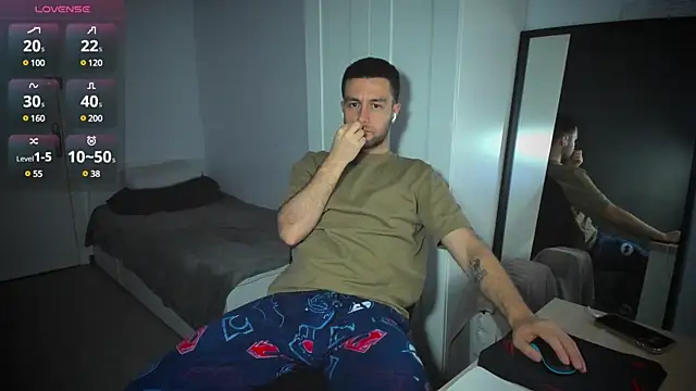 Snapshot of HonestAndrew chatting on March 2025 05:59:02 PM HonestAndrew online show from March 2025 05:59:02 PM