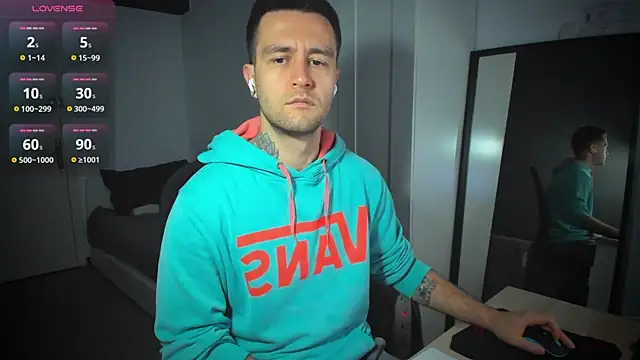 Snapshot of HonestAndrew chatting on March 2025 07:08:02 AM HonestAndrew online show from March 2025 07:08:02 AM