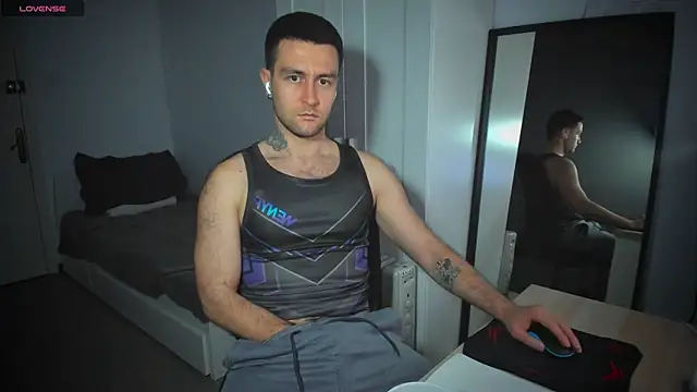 Snapshot of HonestAndrew chatting on March 2025 02:15:02 PM HonestAndrew online show from March 2025 02:15:02 PM