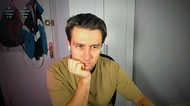 Snapshot of HonestAndrew chatting on October 2025 05:52:01 AM HonestAndrew online show from October 2025 05:52:01 AM