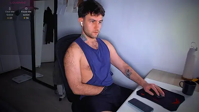 Snapshot of HonestAndrew chatting on February 2026 12:53:02 PM HonestAndrew online show from February 2026 12:53:02 PM