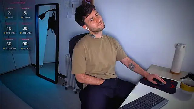 Snapshot of HonestAndrew chatting on February 2026 12:56:02 PM HonestAndrew online show from February 2026 12:56:02 PM