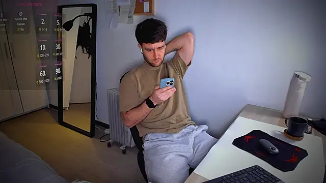 Snapshot of HonestAndrew chatting on February 2026 12:01:02 PM HonestAndrew online show from February 2026 12:01:02 PM