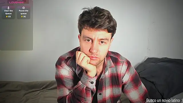 Snapshot of HonestAndrew chatting on February 2026 06:44:01 AM HonestAndrew online show from February 2026 06:44:01 AM