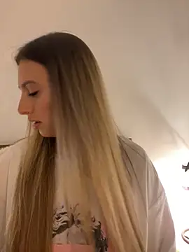 Snapshot of Eva_Ryen chatting on November 2025 05:12:01 PM Eva Ryen online show from November 2025 05:12:01 PM