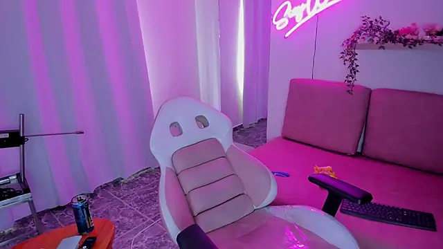 Adele LatinLady online show from February 2025 08:15:02 PM