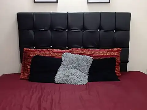 Violette Adams online show from November 2025 01:33:02 PM