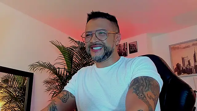 MrFrank tattoo online show from December 2024 12:52:01 AM