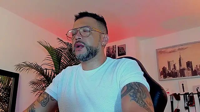 MrFrank tattoo online show from December 2024 03:58:01 AM