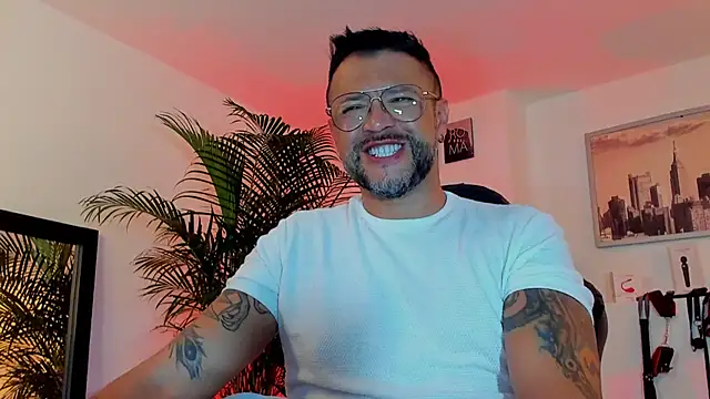 MrFrank tattoo online show from December 2024 07:03:01 AM