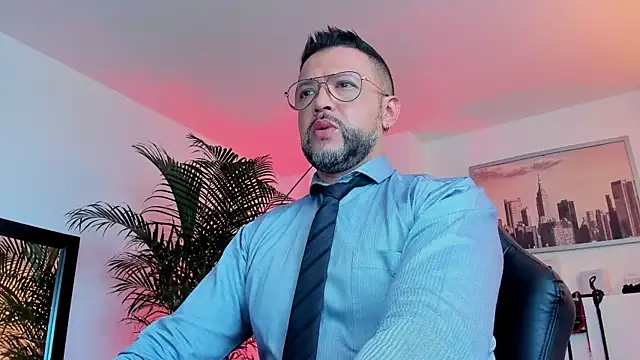 MrFrank tattoo online show from December 2024 11:33:01 AM