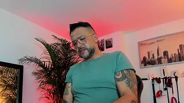 MrFrank tattoo online show from December 2024 01:26:01 AM